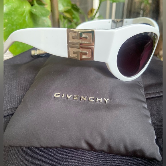 Givenchy 4G Sunglasses in White Smoke - Picture 1 of 12